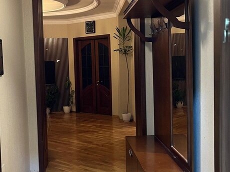 4-комнатная квартира, 158 м², Elmlər Akademiyası: 474 000 ₼ 3