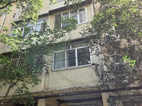 2 otaq · 50 m² · 4/5 mərtəbə, Azadlıq Prospekti