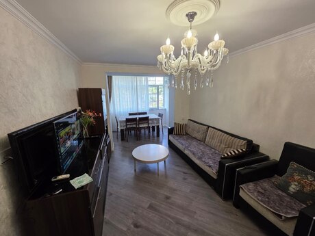 Elan №6504460 - Bakı, Neftçilər m., 3 otaqlı, 70 m², 3/5 mərtəbə