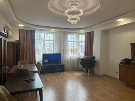 Объявление №6504640 - Баку, м. Гянджлик, 3-комн., 130 м², 15/17 этаж