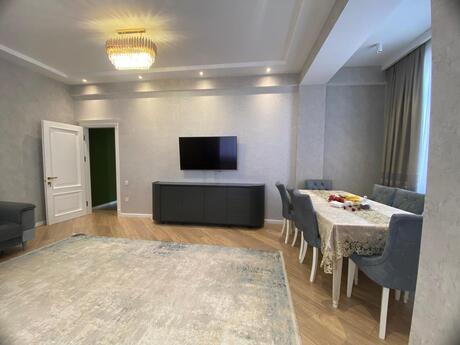 Elan №6504581 - Bakı, Əhmədli q., 3 otaqlı, 120 m², 5/6 mərtəbə