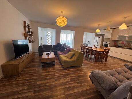 Kirayə 3 otaqlı mənzil, 100 m², İçəri Şəhər: 1 800 ₼/ay 5