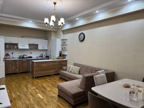 3-комнатная квартира, 77 м², Azadlıq Prospekti: 249 000 ₼ 2