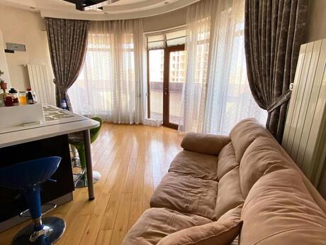 5 otaqlı mənzil, 210 m², Nizami: 745 000 ₼ 5