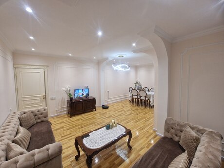 4-комнатная квартира, 120 м², Yeni Günəşli: 270 000 ₼ 2