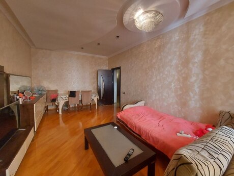 Продаётся 3-комнатная квартира в новостройке, İnşaatçılar, 130 м², 252 000 AZN, фото 2 / 12