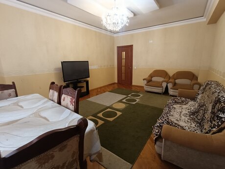 Аренда: 3-комнатная квартира, 108 м², İnşaatçılar: 700 ₼/мес 3