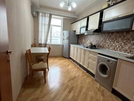 3-комнатная квартира, 140 м², Nizami: 420 000 ₼ 4