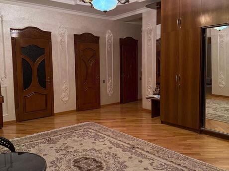 4-room apartment, 203 m², Nizami: 530 000 ₼ 5