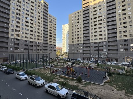 3 Qara Qarayev