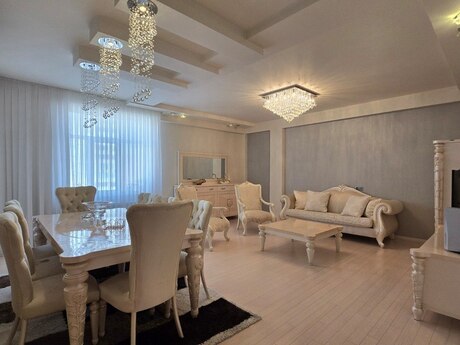 3 otaqlı mənzil, 130 m², 8 Noyabr: 450 000 ₼ 2