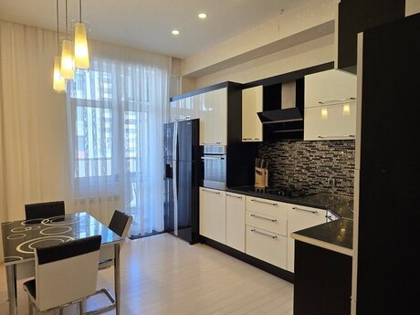 3 otaqlı mənzil, 130 m², 8 Noyabr: 450 000 ₼ 5
