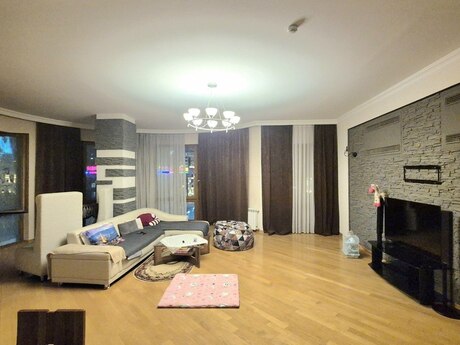 5 otaqlı mənzil, 236 m², Sahil: 1 200 000 ₼ 2
