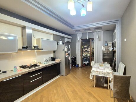 5 otaqlı mənzil, 236 m², Sahil: 1 200 000 ₼ 4