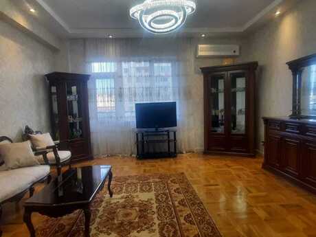 3-room apartment for rent, 150 m², Nəriman Nərimanov: 1 500 ₼/mo 2