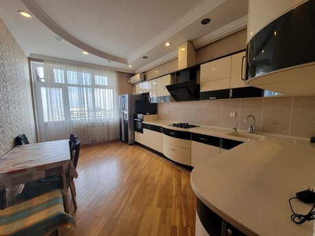 Elan №6505787 - Bakı, Nəriman Nərimanov m., 3 otaqlı, 126 m², 6/18 mərtəbə