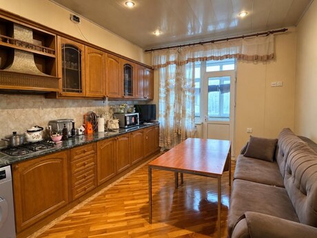 3 otaqlı mənzil, 110 m², Azadlıq Prospekti: 280 000 ₼ 2