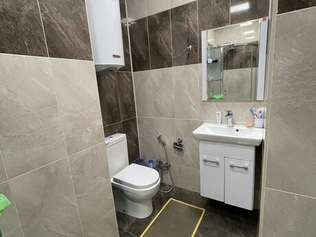 Продаётся 2-комнатная квартира в старом фонде, Memar Əcəmi, 45 м², 124 000 AZN, фото 5 / 6