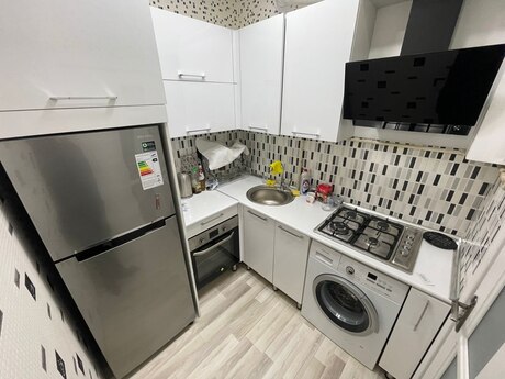 Продаётся 2-комнатная квартира в старом фонде, Memar Əcəmi, 45 м², 124 000 AZN, фото 3 / 6