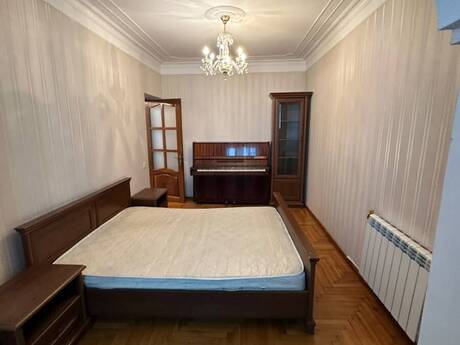 3-room apartment for rent, 90 m², Nəriman Nərimanov: 700 ₼/mo 3