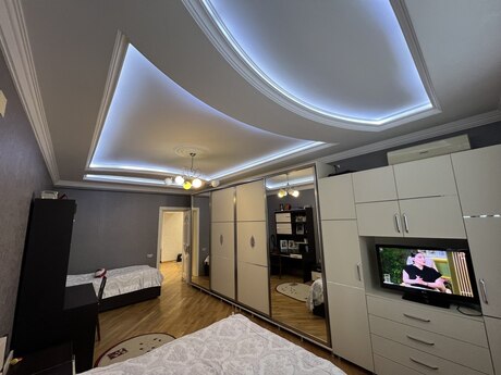 3 otaqlı mənzil, 142 m², 9-cu mikrorayon: 329 000 ₼ 3