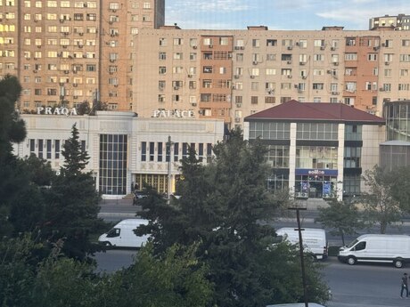 2 Qara Qarayev