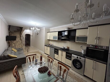 4-room house, 100 m², M.Ə.Rəsulzadə: 200 000 ₼ 2