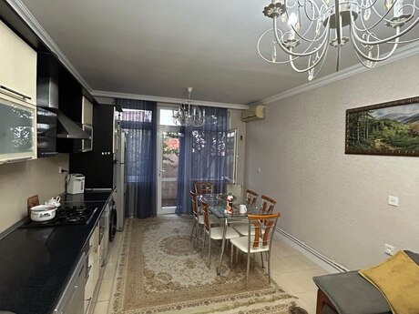 4-room house, 100 m², M.Ə.Rəsulzadə: 200 000 ₼ 3