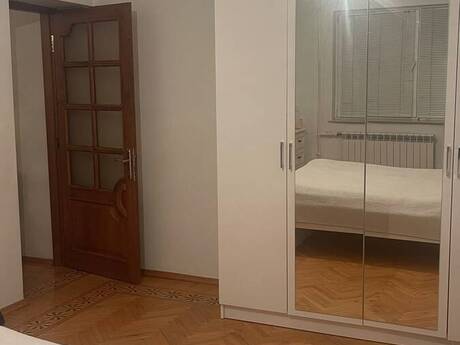 Kirayə 4 otaqlı mənzil, 120 m², Elmlər Akademiyası: 950 ₼/ay 2