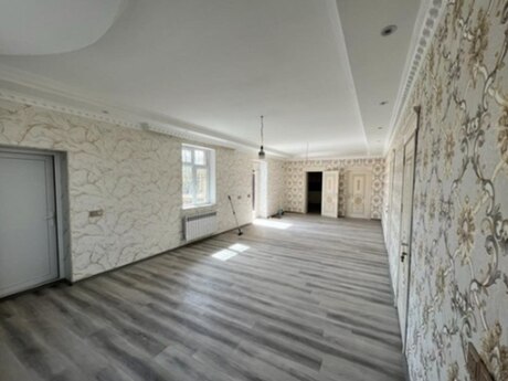 4-комнатный дом, 134 м², Əmircan: 270 000 ₼ 4