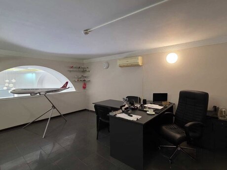 Elan №6506693 - Bakı, 28 May m., 200 m²