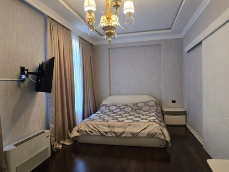 Kirayə 3 otaqlı mənzil, 137 m², Nizami: 2 300 ₼/ay 2
