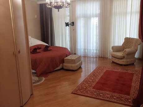 8 Noyabrda 9 otaqlı həyət evi kirayə verilir, 700 m², 10 000 AZN/ay, şəkil 4 / 12