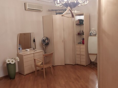 8 Noyabrda 9 otaqlı həyət evi kirayə verilir, 700 m², 10 000 AZN/ay, şəkil 5 / 12