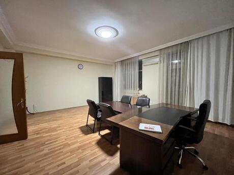 5-room apartment for rent, 180 m², 28 May: 1 300 ₼/mo 4