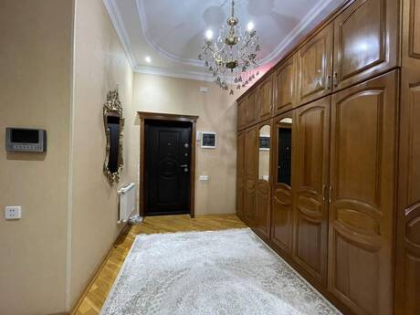 Аренда: 4-комнатная квартира, 150 м², Azadlıq Prospekti: 1 000 ₼/мес 2
