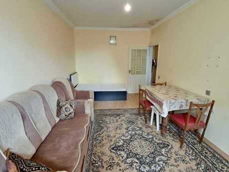 İnşaatçılarda 2 otaqlı köhnə tikili mənzil satılır, 65 m², 162 000 AZN, şəkil 2 / 11