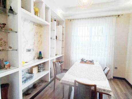 4-комнатная квартира, 90 м², Azadlıq Prospekti: 215 000 ₼ 4