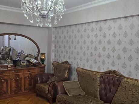 İnşaatçılarda 2 otaqlı köhnə tikili mənzil satılır, 65 m², 210 000 AZN, şəkil 2 / 8