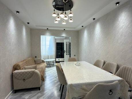 Продаётся 3-комнатная квартира в старом фонде, Həzi Aslanov, 60 м², 179 000 AZN, фото 2 / 8