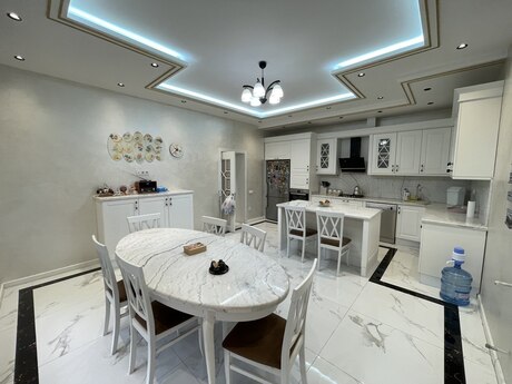 8 otaqlı həyət evi, 350 m², Avtovağzal: 550 000 ₼ 2