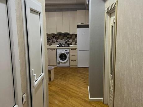 3-room apartment for rent, 90 m², 8 Noyabr: 1 050 ₼/mo 3