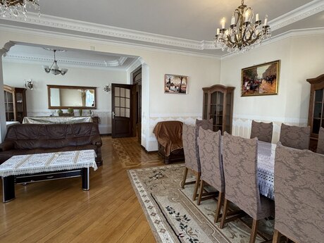 4-room apartment for rent, 160 m², 8-ci mikrorayon: 1 000 ₼/mo 2