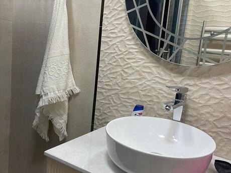 3-room new-build apartment for rent in Nəsimi, 134 m², 1 000 AZN/mo, photo 5 / 9