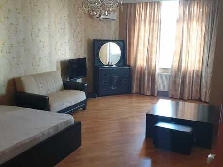 Elan №6507507 - Bakı, Gənclik m., 2 otaqlı, 70 m², 11/18 mərtəbə