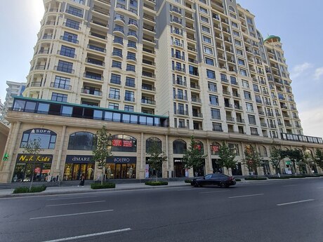 Продаётся 4-комнатная квартира в новостройке, ЖК Azadlıq Residence, 241 м², 955 000 AZN, фото 5 / 5