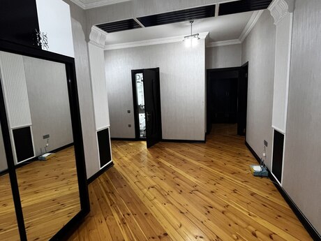 4-room apartment for rent, 150 m², Nərimanov: 1 299 ₼/mo 2