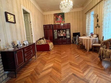 3 otaqlı mənzil, 105 m², 28 May: 275 000 ₼ 2