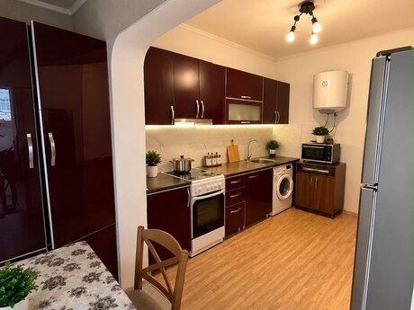 İnşaatçılarda 2 otaqlı köhnə tikili mənzil satılır, 65 m², 157 000 AZN, şəkil 3 / 9