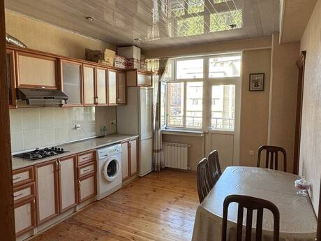 Kirayə 3 otaqlı mənzil, 120 m², Həzi Aslanov: 900 ₼/ay 2
